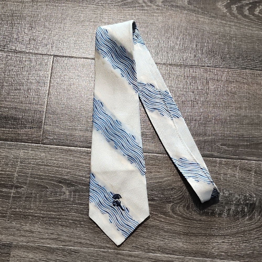 🎉 Countess Mara Necktie 🎉